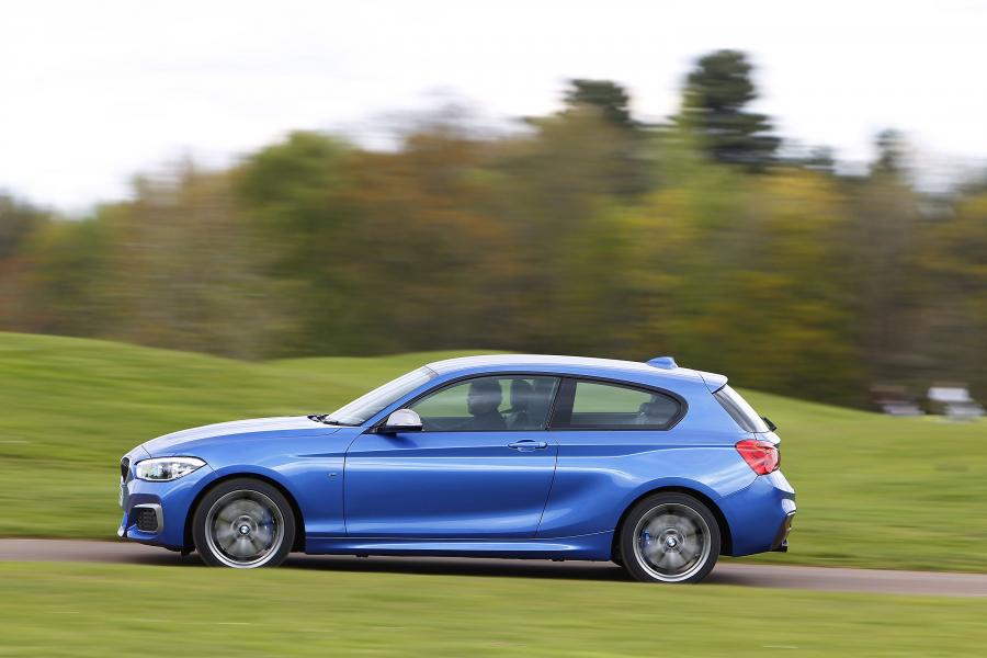  BMW M135i 3-Door 2015 года  (UK) (фото 4 из 4)